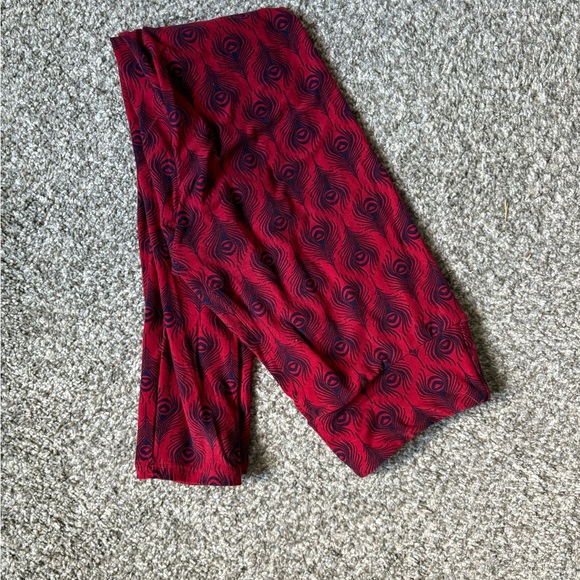 LulaRoe leggings 
one size 
never worn 
Multi Colored - Picture 2 of 3